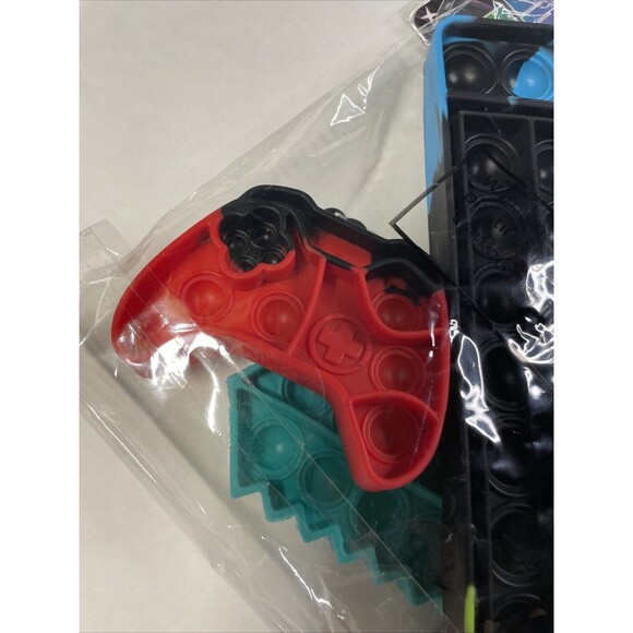 Jenn Z Ultimate Popping Collection Gamer Edition - Picture 3 of 6